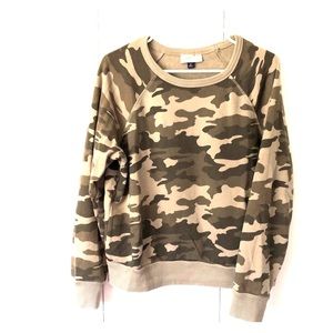 Universal Threads camo sweatshirt